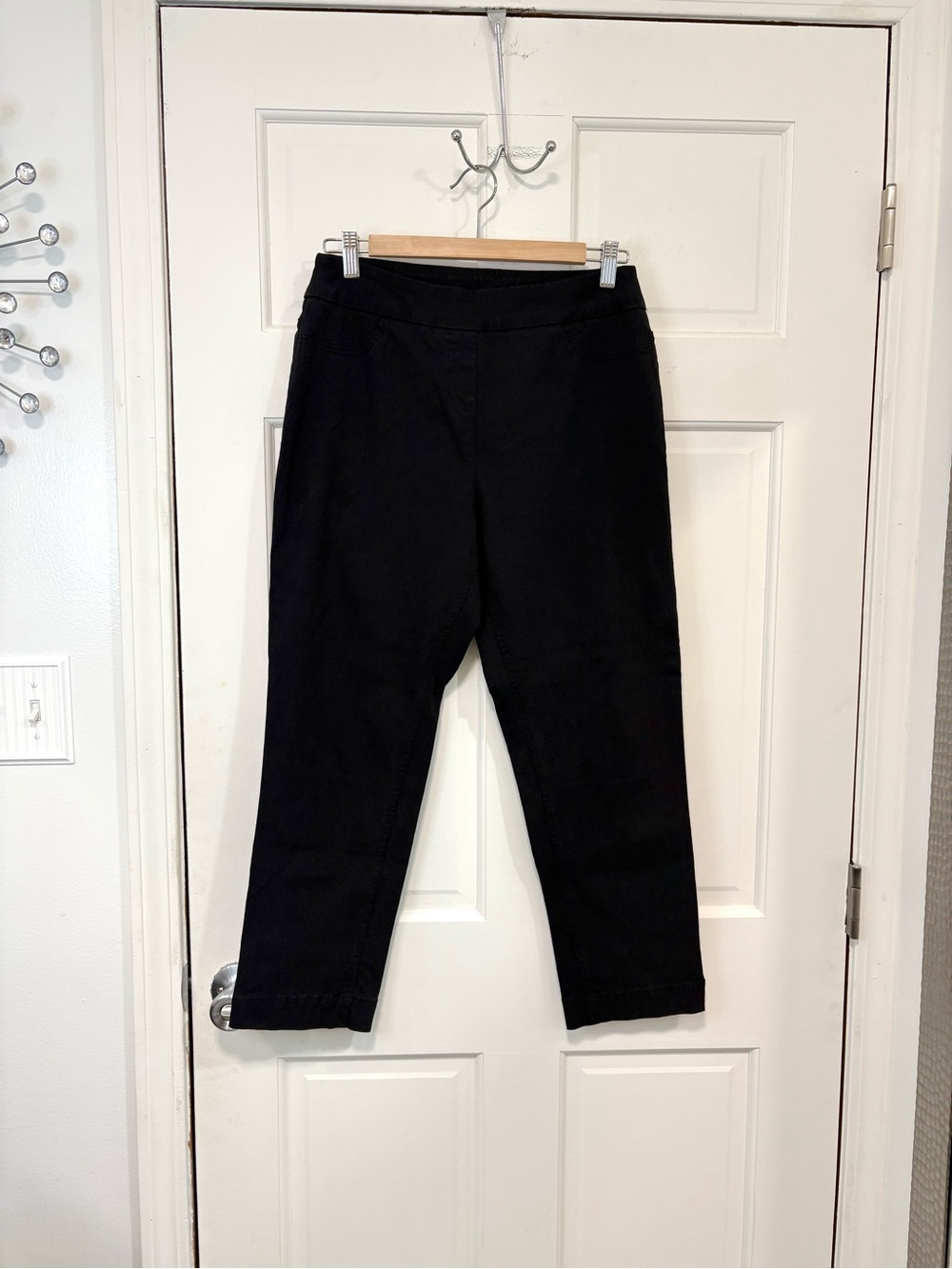 Soft Surroundings Black Cropped‎ Pull On Pants Size S Stretch Capri Side Slit